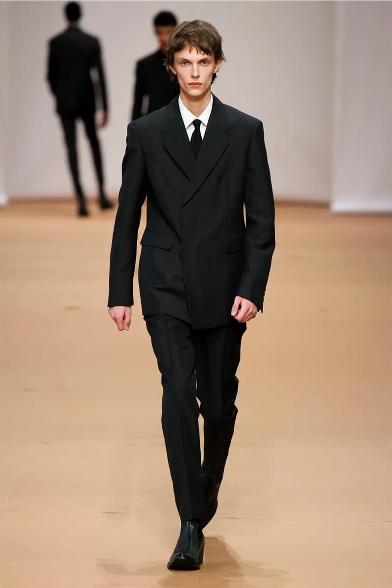 プラダ 2023年春夏メンズコレクション Prada Uomo Spring Summer 2023 SS23 Milan Fashion Week Runway "Prada Choices" Miuccia Prada Raf Simons Show Review Looks Jeff Goldblum rami malek Jung Jaehyun Sung Kang Win Metawin