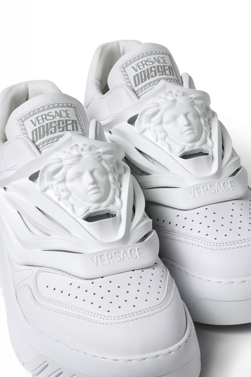 ヴェルサーチェが宇宙を彷彿とさせる新作スニーカー オディッセアをリリース versace odissea sneaker release info