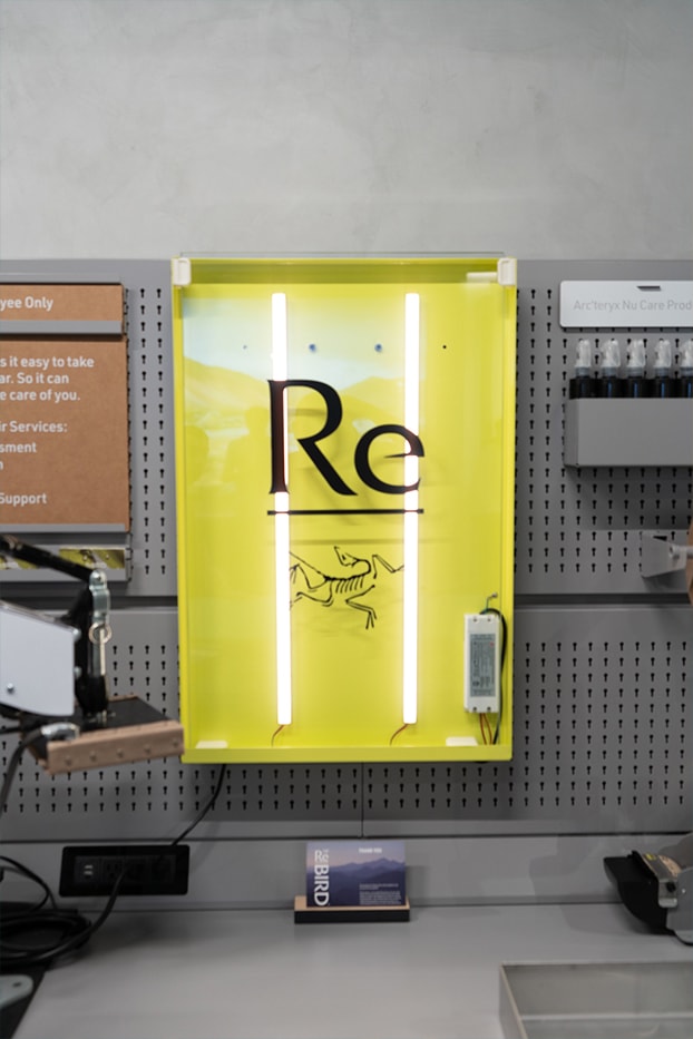 アークテリクスのリペアセンターがカナダ・トロントにオープン Arc'teryx Opens First Canadian ReBIRD Service Center New Toronto Retail Location news opening info