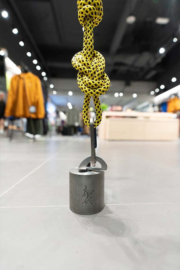 アークテリクスのリペアセンターがカナダ・トロントにオープン Arc'teryx Opens First Canadian ReBIRD Service Center New Toronto Retail Location news opening info