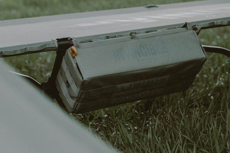 INVINCIBLE が Helinox とのチームアップでカプセルコレクションをリリース INVINCIBLE Helinox 2022 capsule collection outdoors camping hiking collaborations chairs cots 