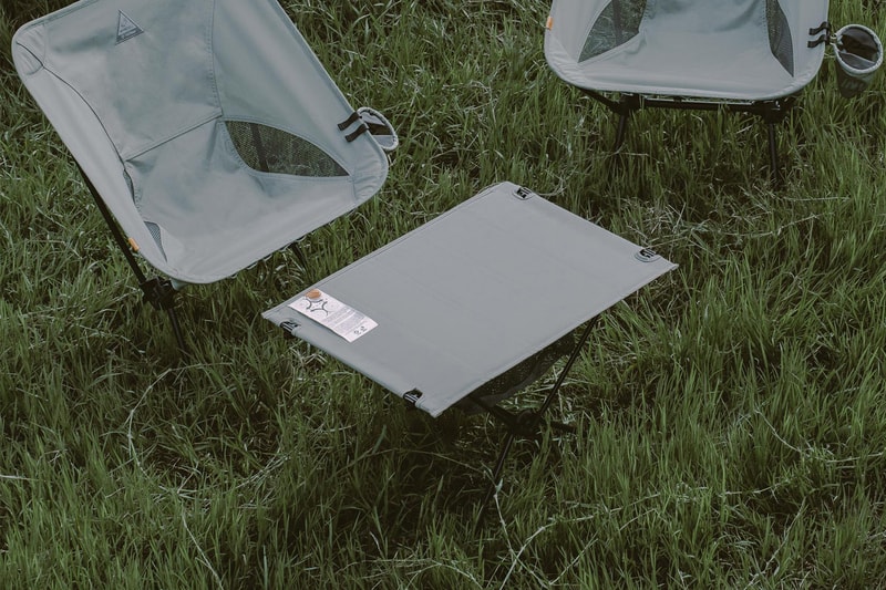 INVINCIBLE が Helinox とのチームアップでカプセルコレクションをリリース INVINCIBLE Helinox 2022 capsule collection outdoors camping hiking collaborations chairs cots 