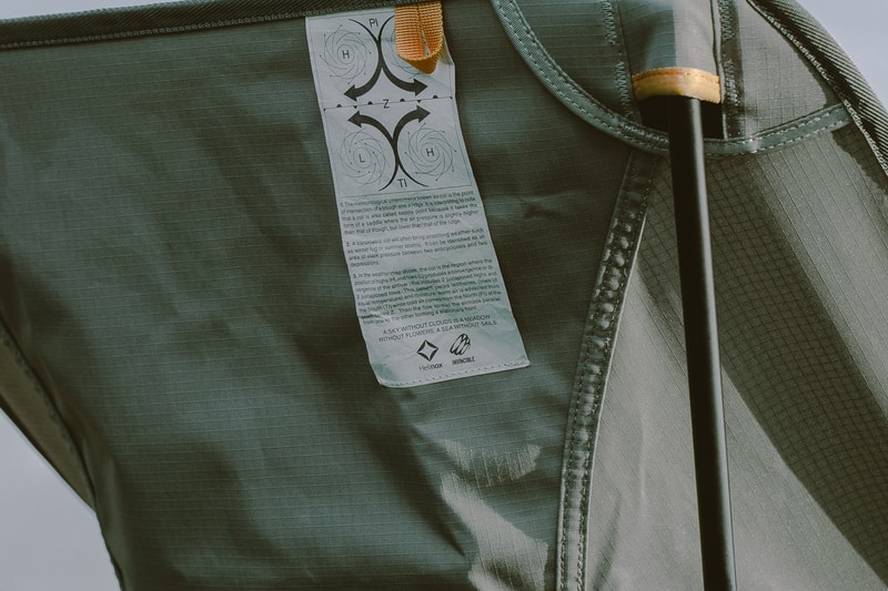 INVINCIBLE が Helinox とのチームアップでカプセルコレクションをリリース INVINCIBLE Helinox 2022 capsule collection outdoors camping hiking collaborations chairs cots 
