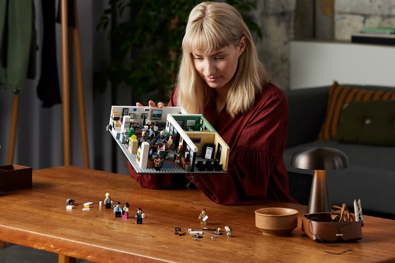 イギリス発のコメディ番組『ジ・オフィス』のドラマセットを忠実に再現したレゴ®が登場 LEGO Ideas The Office 21336 Release Date info store list buying guide photos price