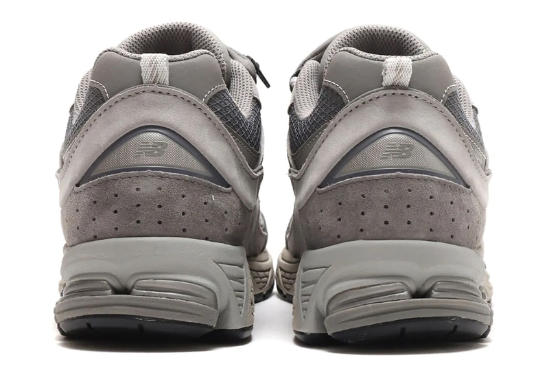 ニューバランスがナイロン製ミニポーチを備えた2002Rを発売 New Balance 2002R Pocket Gray M2002RVC Release Date info store list buying guide photos price