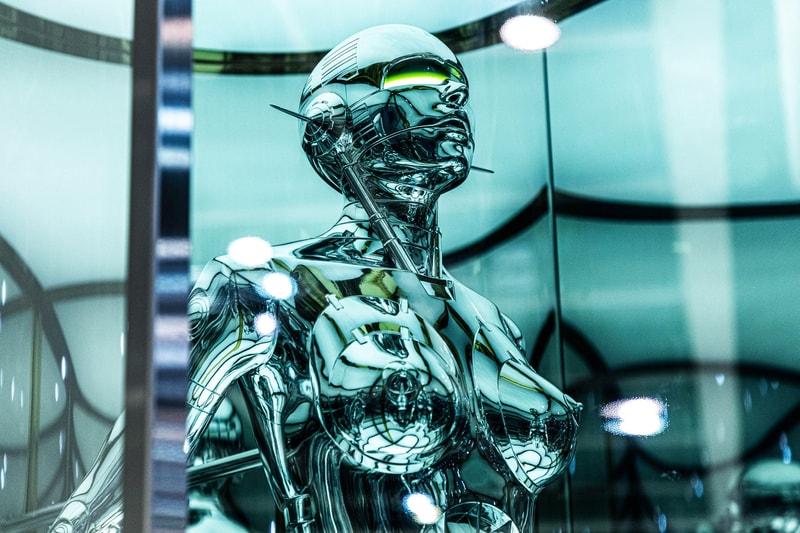 空山基が映画『ロボコップ』のルックにどのような影響を与えたかが明らかに Robocop Hajime Sorayama The Movies That Made Us Netflix Sexy robot origins Info Robots sci-fi art Japanese Artists Tv Shows streaming docu-series sexy
