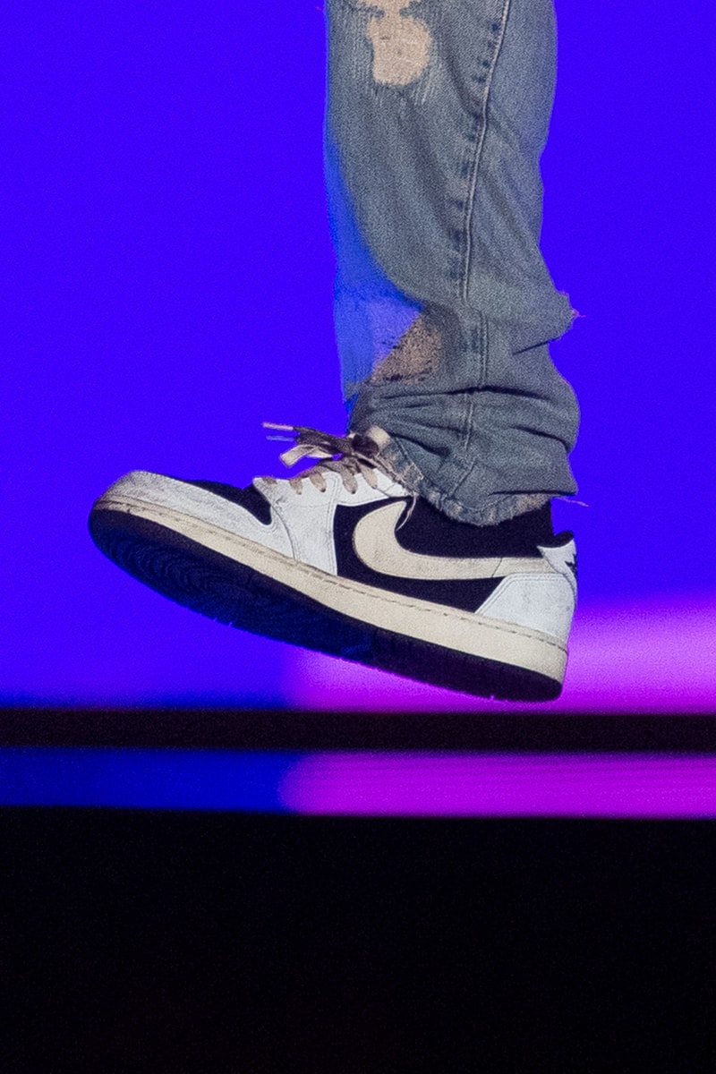 トラヴィス・スコットがジョーダン ブランドとのコラボ エアジョーダン1ローの新色を着用 Travis Scott reveals  Air Jordan 1 Low black white news Jordan Brand Nike