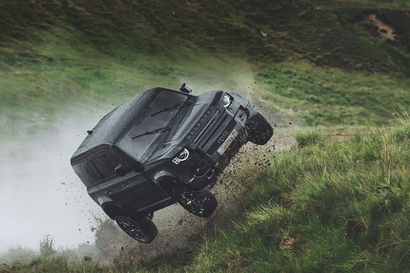 映画『007／ノー・タイム・トゥ・ダイ』の劇中車がチャリティーオークションへ出品 007 Land Rover Defender Range Rover Sport SVR Jaguar xf auctions