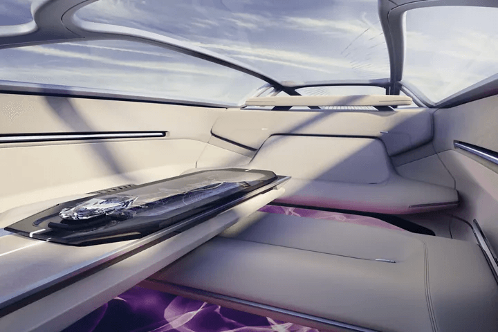 超未来的なLincoln のEVコンセプトカー Model L100 を米ペブルビーチで初公開 First showing of ultra-futuristic Lincoln  Model L100 EV concept car at Pebble Beach