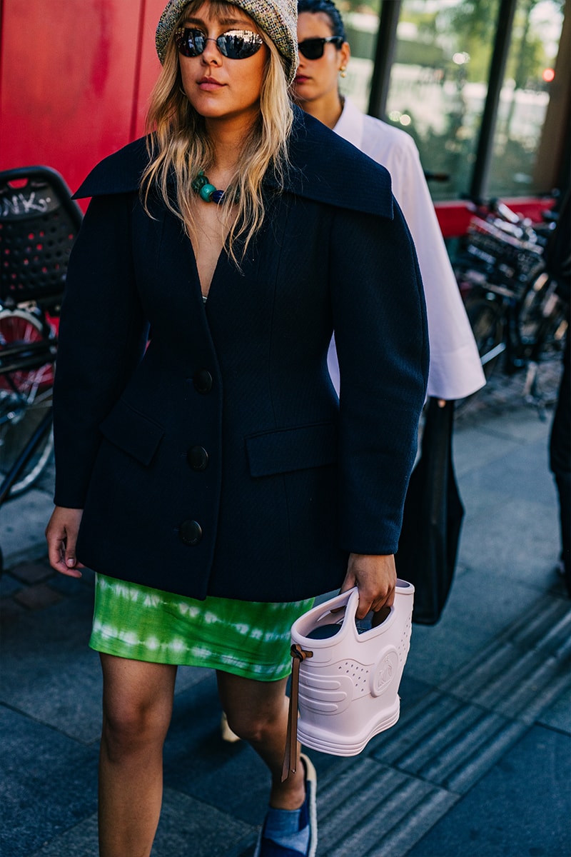 ストリートスタイル：2023年春夏コペンハーゲン・ファッションウィーク Copenhagen Spring/Summer 2023 Fashion Week Street Style ss23 ganni emma chamberlain berner kuhl ranra wood wood sunflower samsoe samsoe rotate