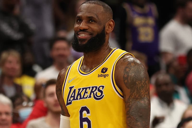 レブロン・ジェームズが NBA ロサンゼルス・レイカーズと2年約131億円で契約延長へ lebron james 2 year 97 1 million extension los angeles lakers 3rd year player option 