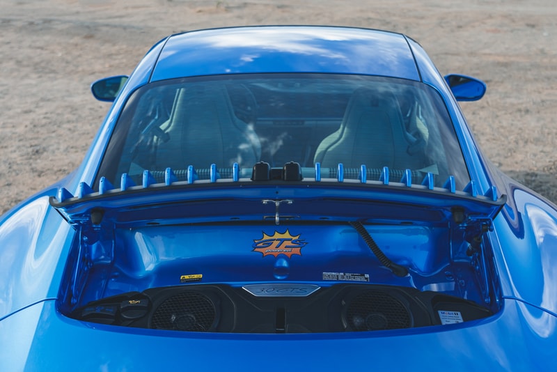 ポルシェ カレラGTS を映画『カーズ』のサリー仕様に仕立てたワンオフモデルが登場　Porsche 911 "Sally Special" 'Cars' Carrera Ukraine Charity Girls Inc. Charity RM Sotheby's Auctions Custom One Off Rare