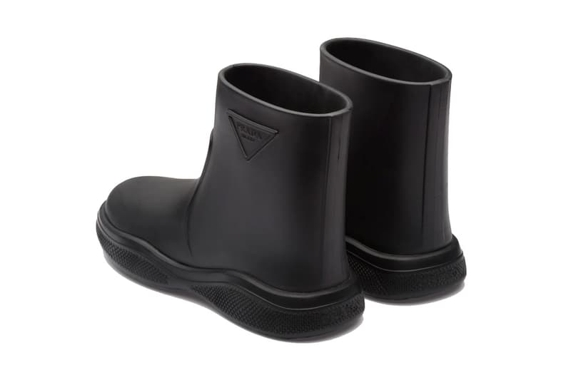 プラダからモダンなシルエットのフォームラバー ブーティーが登場 Prada's Foam Rubber Booties Reimagine Classic Galoshes