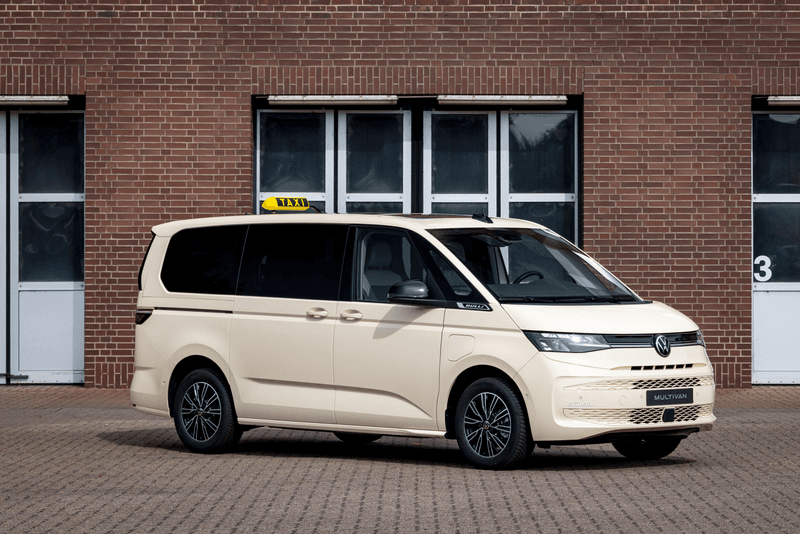  フォルクスワーゲンのEV バズIDに商用車バージョンが追加され救急車も登場 Volkswagen's EV Buzz ID gets a commercial vehicle version and an ambulance version