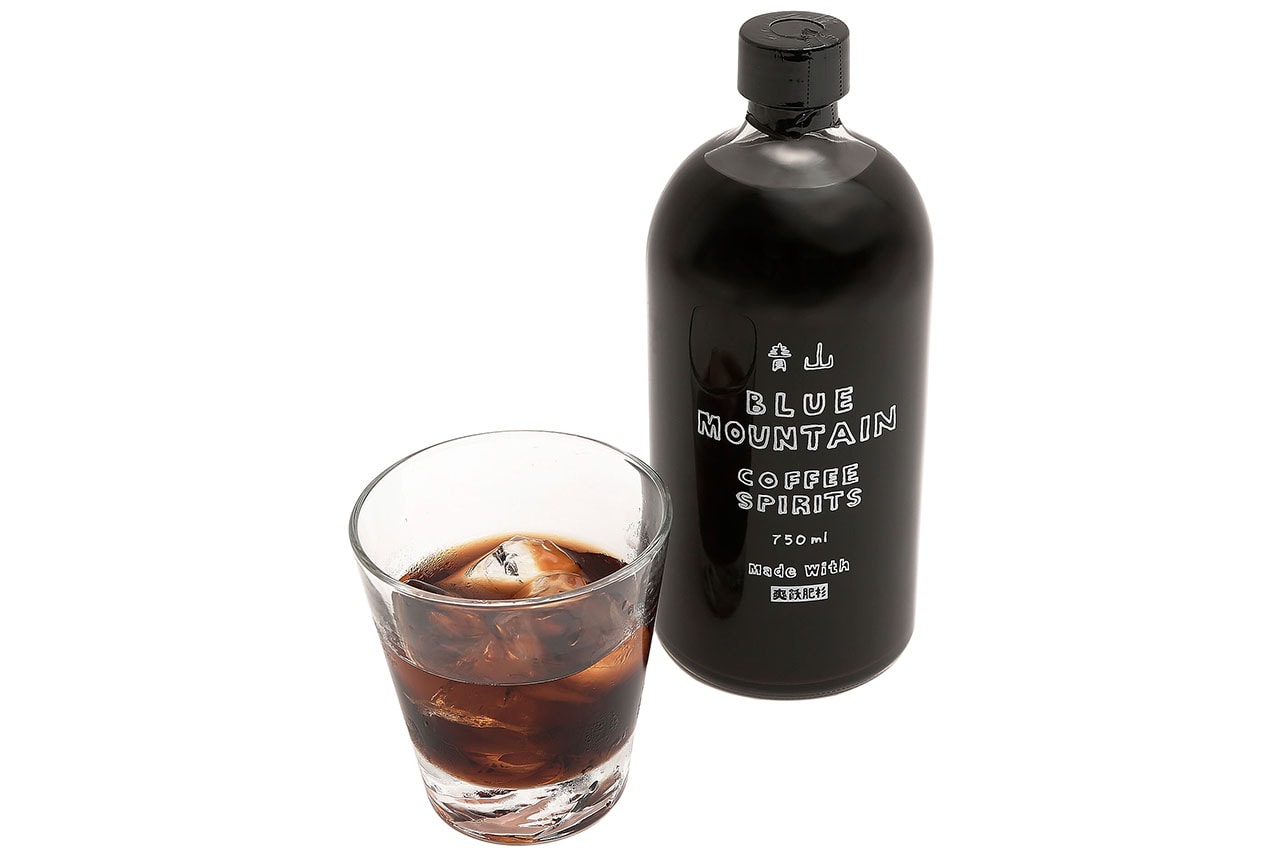 真柄尚武がナイジェル・グラフとのコラボによるコーヒー焼酎をリリース　Naotake Magara teams up with NAIJEL GRAPH to release coffee shochu with bottle design