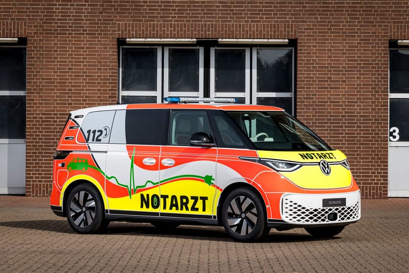 Volkswagen の EV Buzz ID に商用車バージョンが追加され救急車も登場