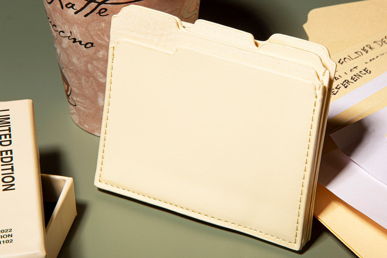 マニラフォルダーを模したヴィーガンレザー製のハンドバッグとウォレットが登場 Nik Bentel Manila Folder Handbag Wallet Drop Limited Edition Launch Website Images