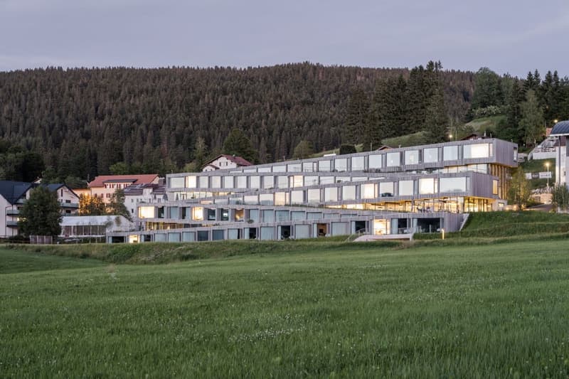 オーデマ・ピゲがスイスに初のラグジュアリーホテルをオープン audemars piguet hotel business des horlogers de france BIG CCHE 1857 watch emmanuel renaut opening info