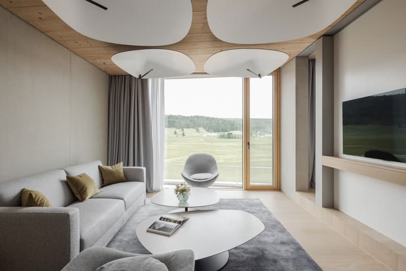 オーデマ・ピゲがスイスに初のラグジュアリーホテルをオープン audemars piguet hotel business des horlogers de france BIG CCHE 1857 watch emmanuel renaut opening info
