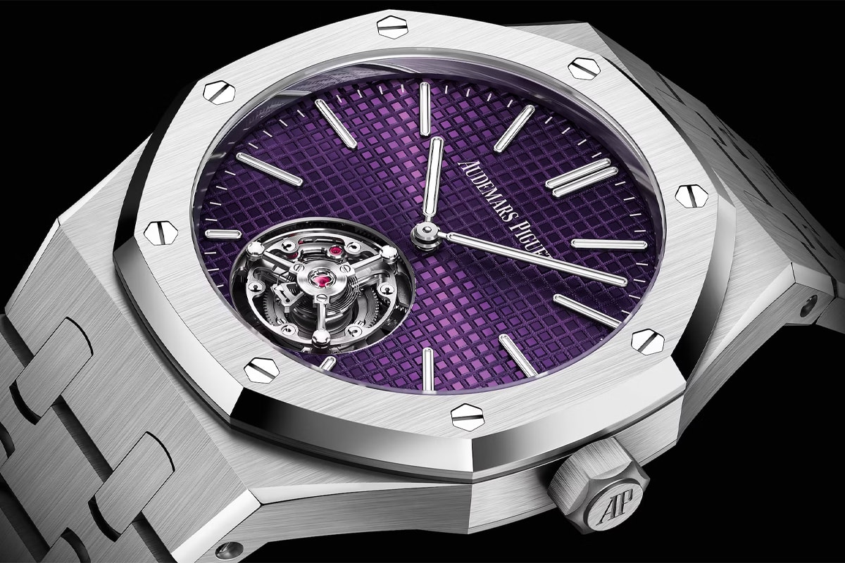 オーデマ・ピゲがパープルの文字盤を配した新作 ロイヤルオーク エクストラシンを発表　Audemars Piguet Drops New Royal Oak Tourbillon Extra-Thin RD3 With Purple Dial luxury watches selfwinding flying plum