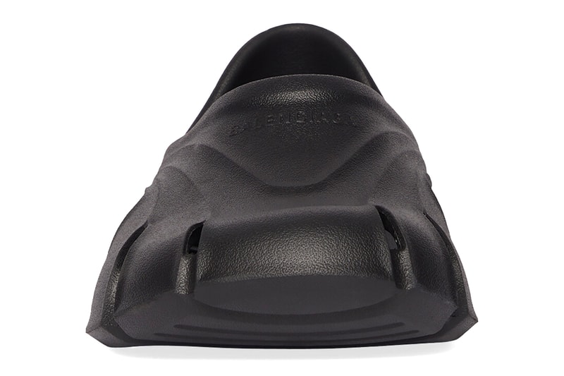 バレンシアガから新作となるラバー製フットウェア モールドクローズドが登場 Balenciaga mold closed rubber clog release slides summer sandals 