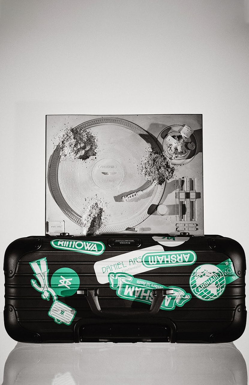 ダニエル・アーシャム x リモワからターンテーブルが内蔵されたパイロットケースが登場 Daniel Arsham x RIMOWA Eroded Pilot Case Collaboration Luggage Art Release Information 