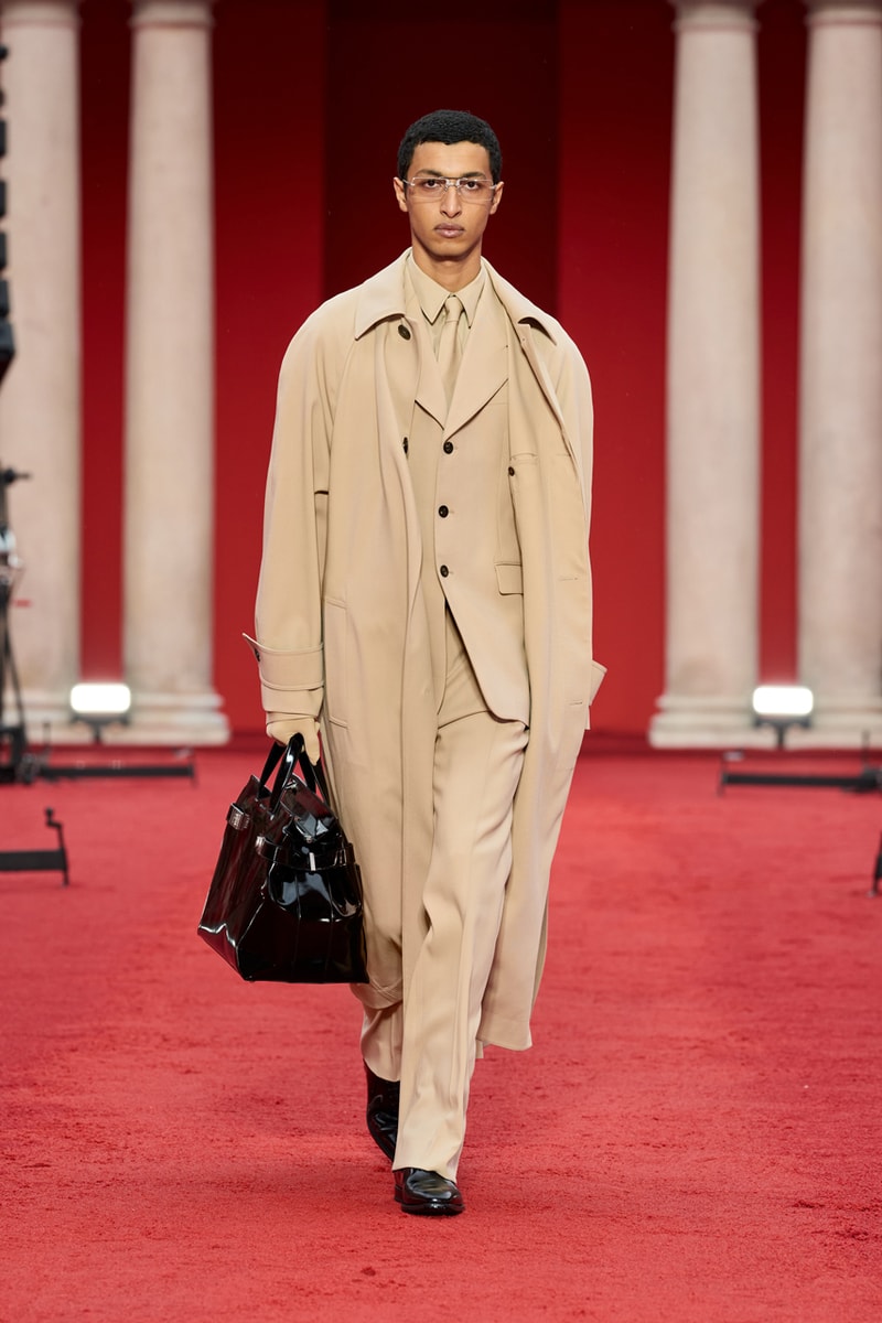 フェラガモ 2023年春夏コレクション Ferragamo’s SS23 Show Provided a Fiery Debut for Designer Maximilian Davis