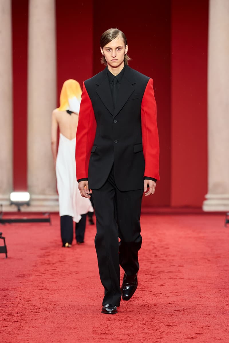 フェラガモ 2023年春夏コレクション Ferragamo’s SS23 Show Provided a Fiery Debut for Designer Maximilian Davis