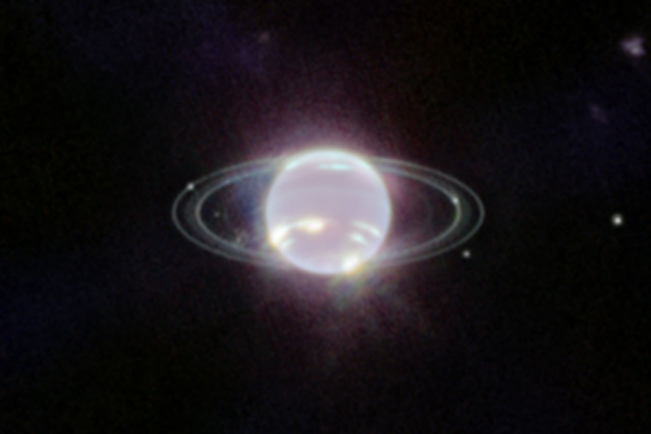 ナサがジェームズ・ウェッブ宇宙望遠鏡の捉えた海王星の画像を公開 nasa new webb image captures clearest view of neptune rings