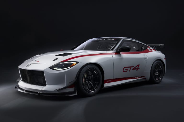 日産のレーシング部門である NISMO が FAIRLADY Z の新型レースカー Nissan Z GT4を公開
