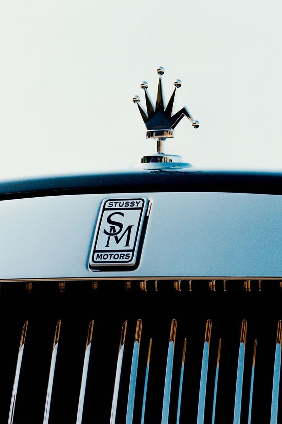 ステューシーがロールスロイスのカスタムカーのティザー画像を公開 Stüssy motors Teases a Custom crown logo collaboration spirit of ectsasy Rolls Royce bmw e36 m3 dirtbike news info image