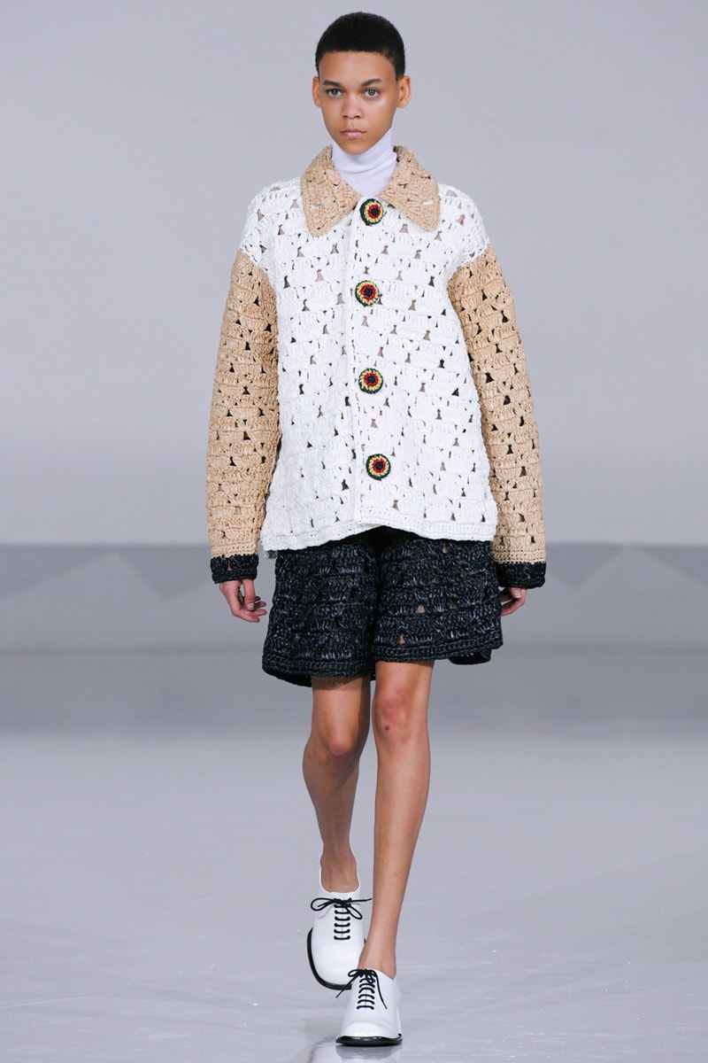 トーガ2023年春夏コレクション　TOGA Archives SS23 Defines Contemporary Dressing
