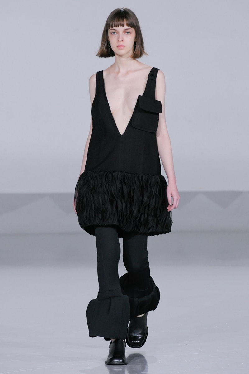 トーガ2023年春夏コレクション　TOGA Archives SS23 Defines Contemporary Dressing