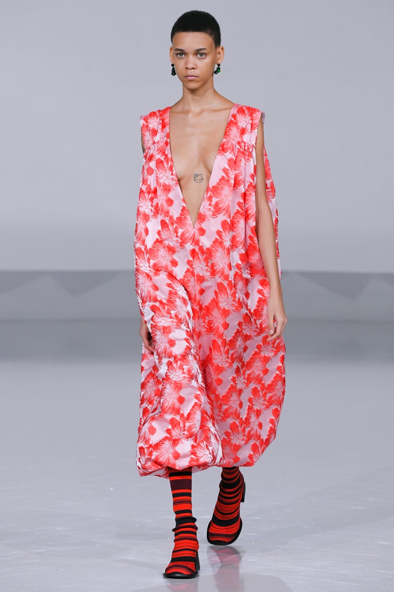 トーガ2023年春夏コレクション　TOGA Archives SS23 Defines Contemporary Dressing