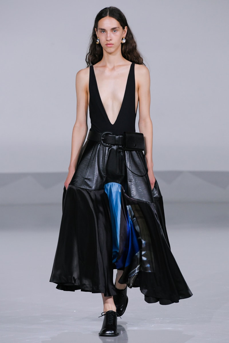 トーガ2023年春夏コレクション　TOGA Archives SS23 Defines Contemporary Dressing