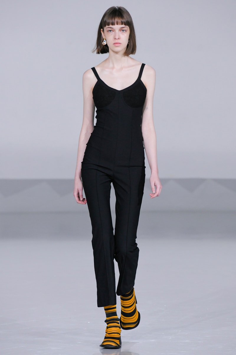 トーガ2023年春夏コレクション　TOGA Archives SS23 Defines Contemporary Dressing