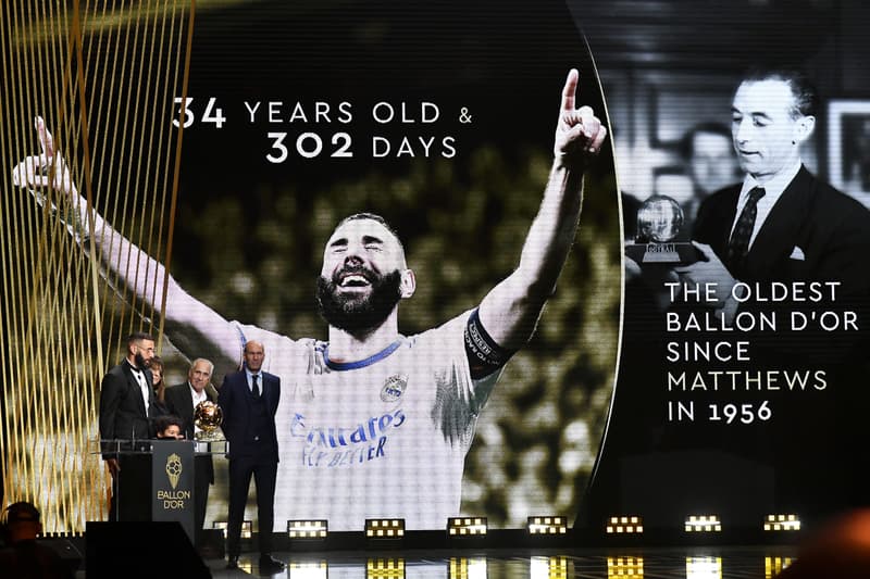 リアル・マドリードのフォワード ベンゼマがバロンドール賞を初受賞 Real Madrid forward Benzema wins first Ballon d'Or award.