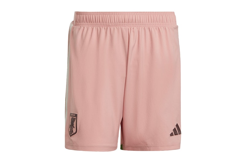 アディダス ニゴー adidas がる NIGO®️ デザインによる“サッカー日本代表 スペシャルコレクション”を発売