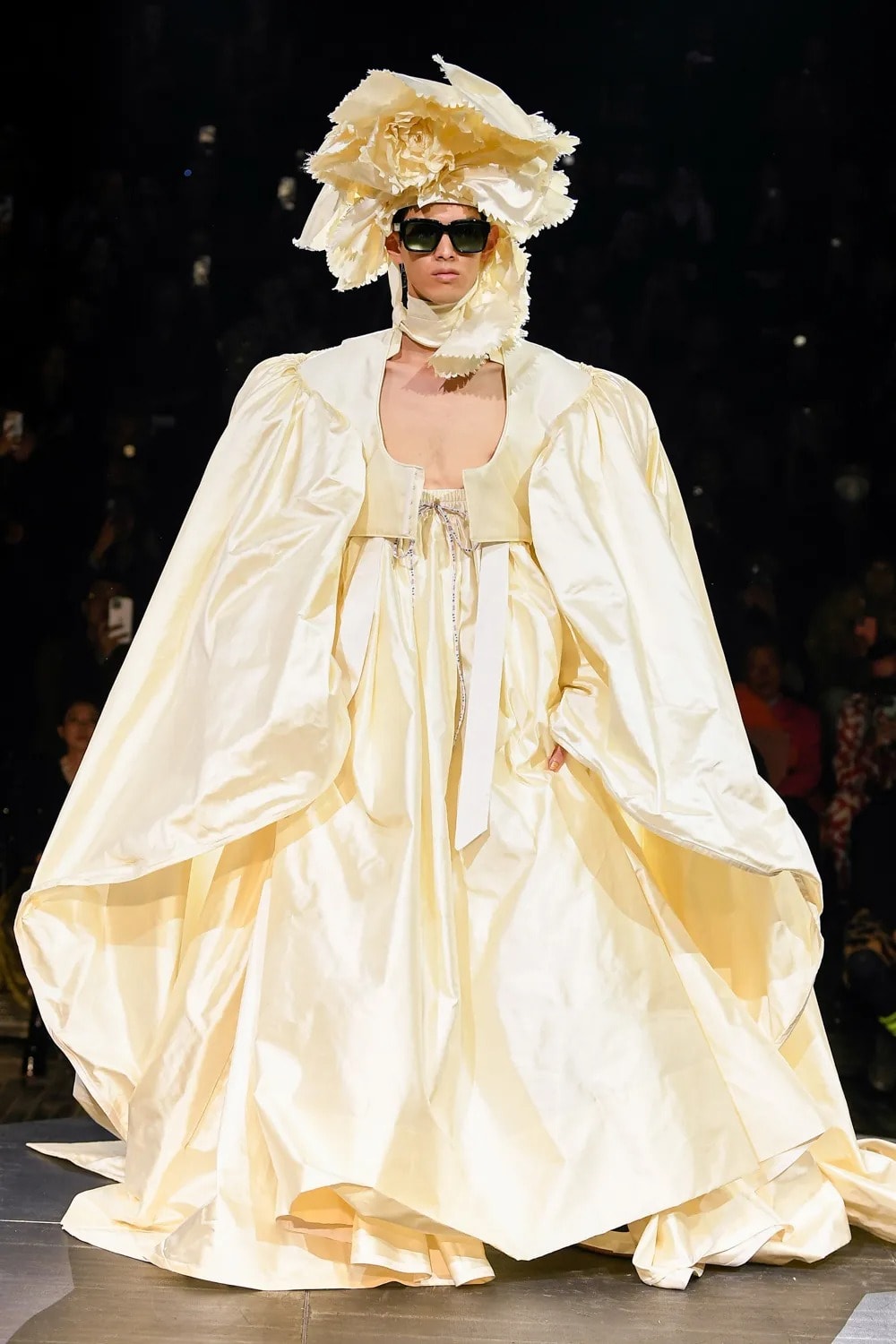 アンドレアス・クロンターラー フォー ヴィヴィアン・ウエストウッド 2023年春夏コレクション Andreas Kronthaler for Vivienne Westwood Spring Summer 2023 SS23 Paris Fashion Week Show Bella Hadid Menswear sous le ciel de paris