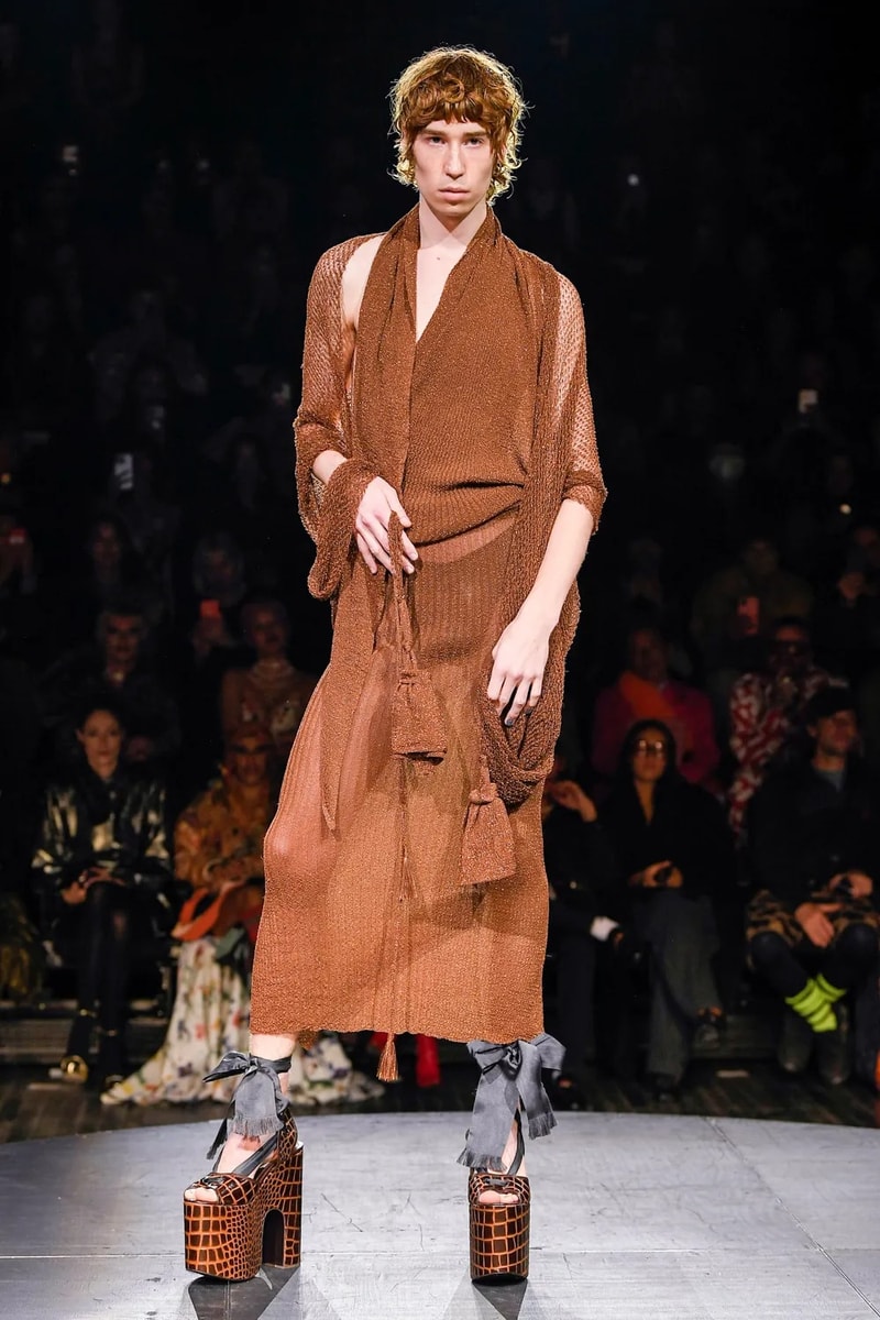 アンドレアス・クロンターラー フォー ヴィヴィアン・ウエストウッド 2023年春夏コレクション Andreas Kronthaler for Vivienne Westwood Spring Summer 2023 SS23 Paris Fashion Week Show Bella Hadid Menswear sous le ciel de paris