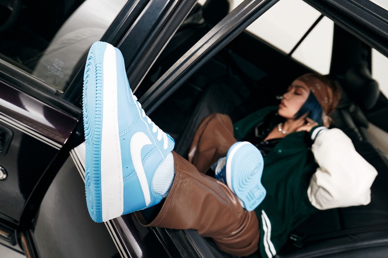 “ユニバーシティブルー”を纏ったナイキエアフォース1がアトモスピンクにて発売 atmos pink university blue nike air force 1 40th anniversary edition