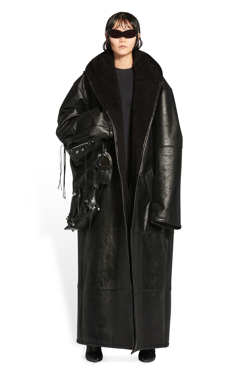 バレンシアガがバイオ加工素材を使用したコートをリリース A Closer Look at Balenciaga’s Mushroom Coat