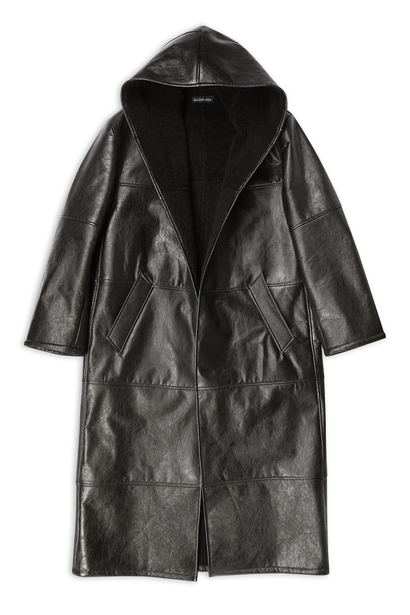 バレンシアガがバイオ加工素材を使用したコートをリリース A Closer Look at Balenciaga’s Mushroom Coat
