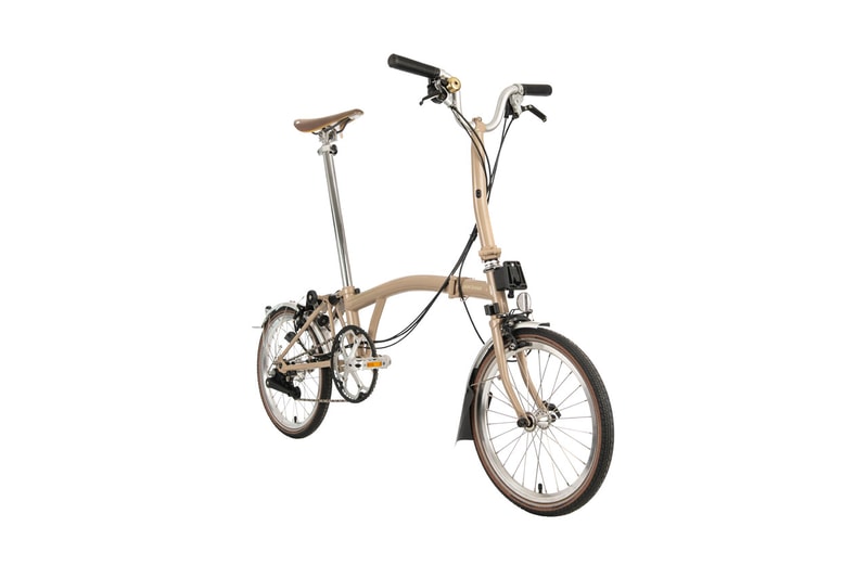 バブアーがイギリスの自転車メーカー ブロンプトンとのコラボコレクションを発表 Barbour and Brompton Bicycle Collide for a British Cycling Capsule