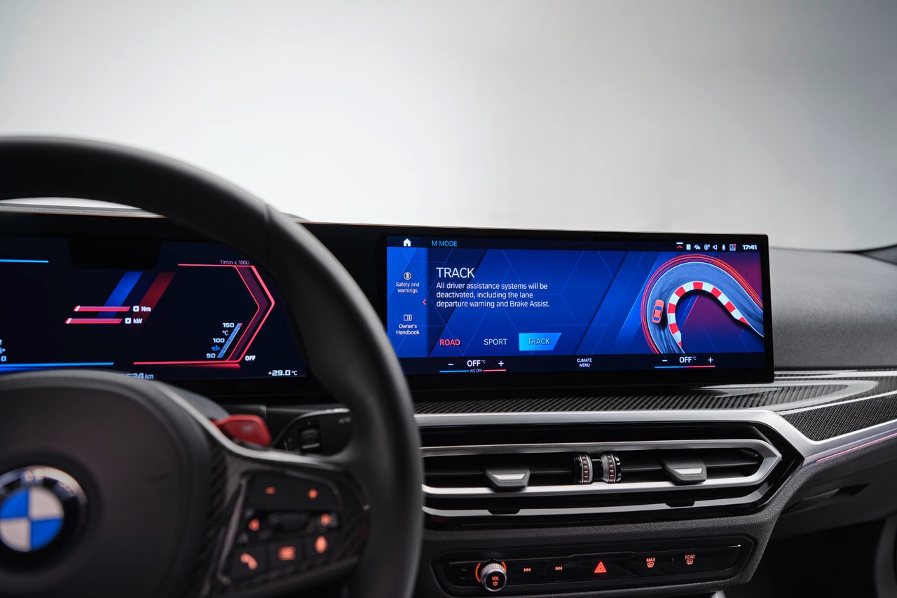俊敏なコントロールで高いパフォーマンスを重視した2023型  BMW M2 登場 2023 BMW M2 Prioritizes High Performance With Agile Control