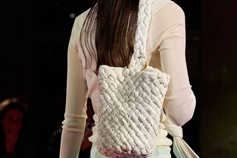 Bottega Veneta がバッグの永久保証プログラムを開始