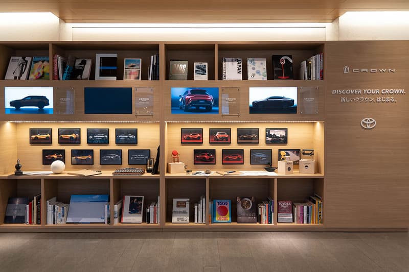 トヨタが代官山蔦屋のポップアップギャラリーで新生クラウンをお披露目　TOYOTA unveils the new Crown at a pop-up gallery at Daikanyama Tsutaya.