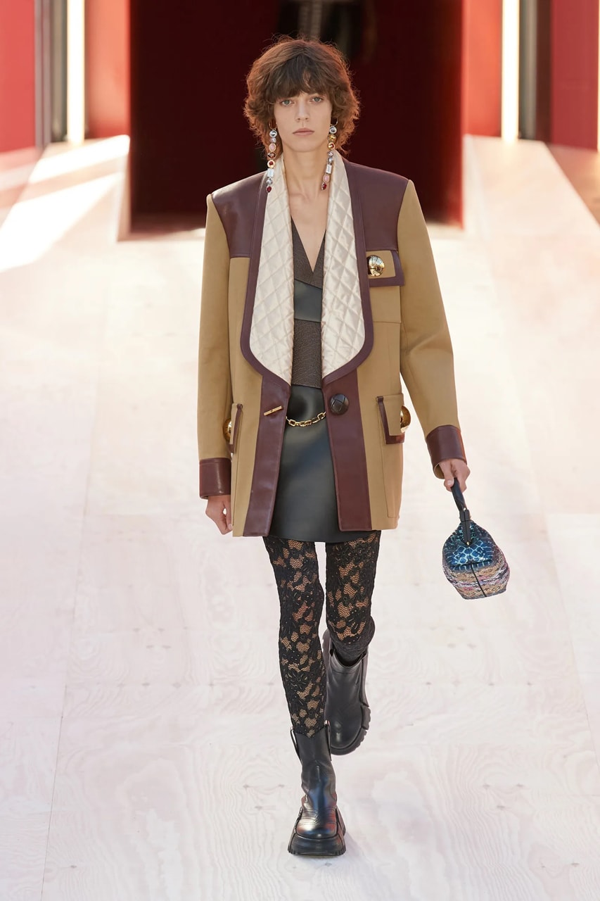 ルイ・ヴィトン 2023年春夏ウィメンズコレクション Louis Vuitton Takes Fashion to the Max With Oversized Detail Proportions for SS23