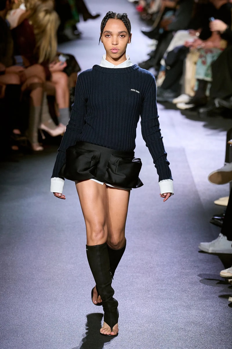 ミュウミュウ 2023年春夏コレクション Miu Miu’s Barely-There Mini’s and Stonewashed Denim Added One Last Jolt of Fun to Paris’ SS23 Collections