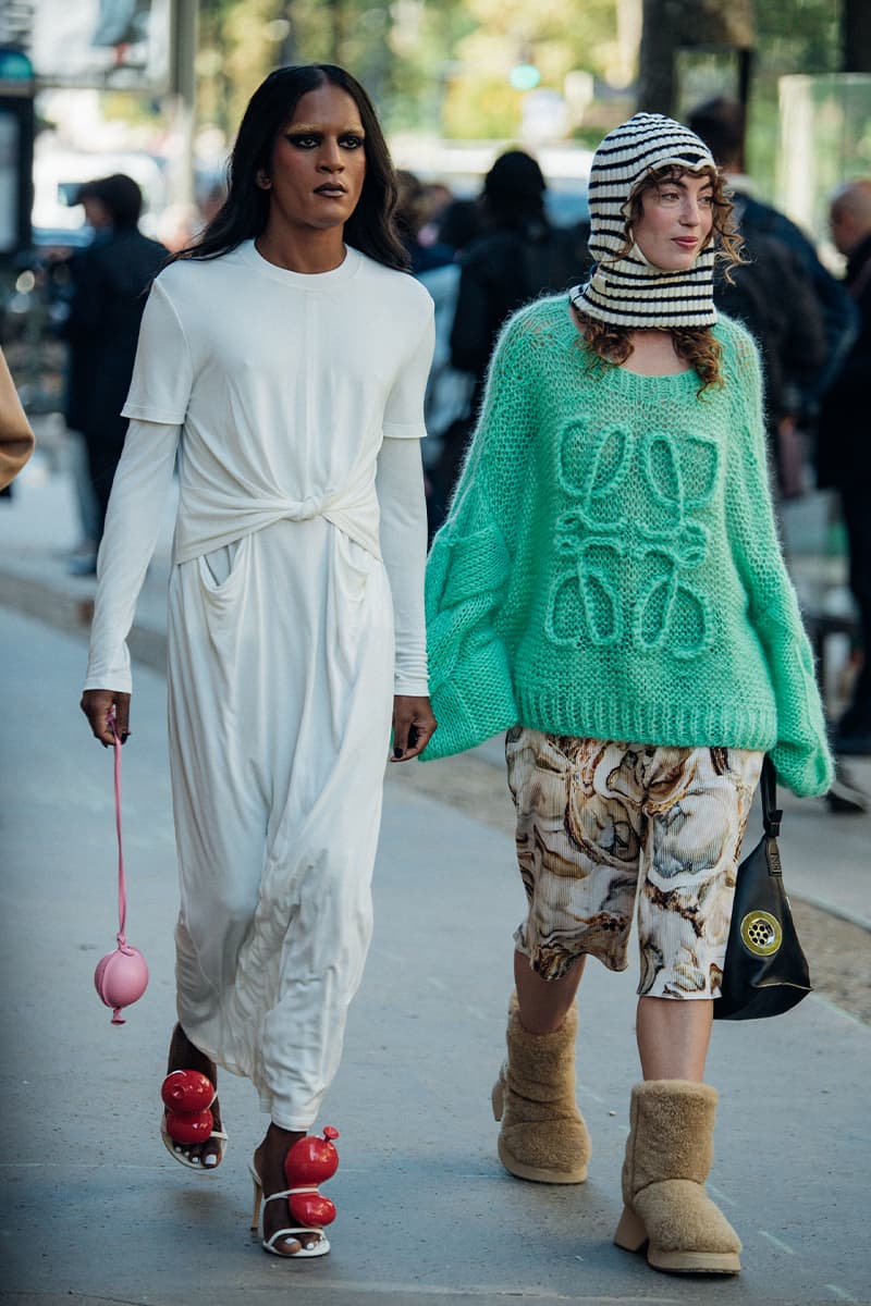 ストリートスタイル：パリ・ファッションウィーク ウィメンズ 2023年春夏 Paris Fashion Week SS23 Street Style Looks emma chamberlain rick owens michele lamy matthew m williams balenciaga kenzo nigo sita bellan loewe miu miu chanel givenchy thom browne monochrome suits suiting tailoring weather fall october september